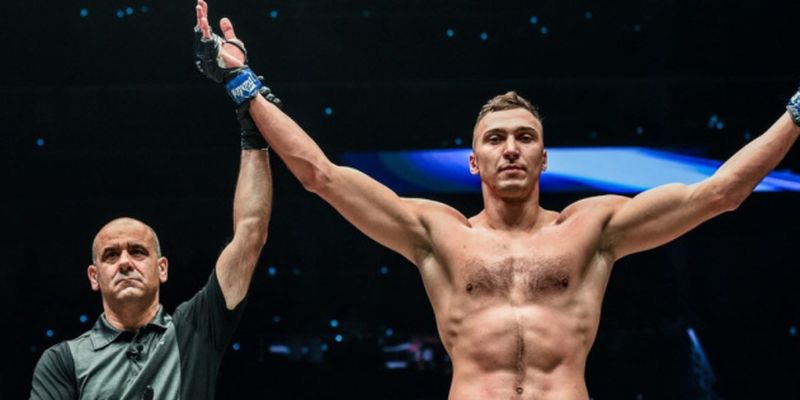Украинец Крыкля стал чемпионом мира по кикбоксингу по версии One Championship