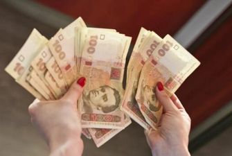 Украинцев ждут надбавки к зарплатам в 2020 году: кто и сколько получит