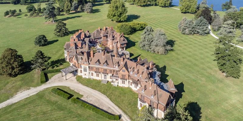 100 комнат и три лифта: во Франции продают замок за почти полмиллиарда долларов