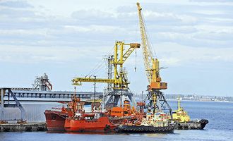 Из-за атаки РФ Херсонского порта в Днепр произошла утечка нефтепродуктов в Днепр — ОВА