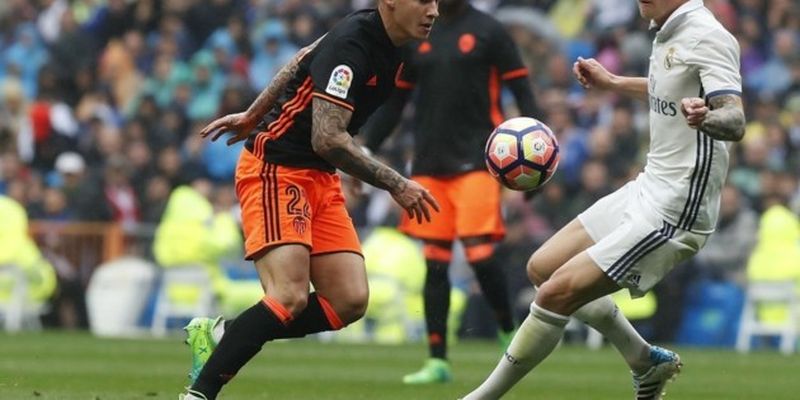 "Валенсия" - "Реал": где смотреть поединок чемпионата Испании