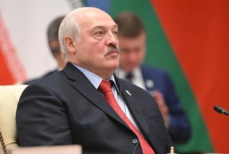 "Истерические поиски": в ОП назвали главную цель международных визитов Лукашенко