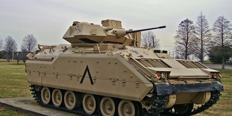 США отправили в Сирию боевые машины для защиты от сил России