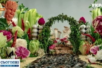 Украинские мастера создали первую в мире карвинг-картину из овощей, морепродуктов и круп
