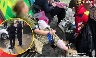 В Киеве иномарка протаранила остановку: пострадала женщина-военнослужащая