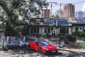 Новый суперкар Ferrari сняли в неожиданном месте