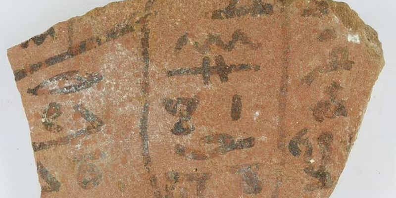 Использовались вместо блокнотов: в Египте нашли тысячи древних осколков кувшинов, фото