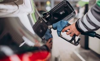 АЗС могут повысить цены на бензин до важной отметки: когда ожидать