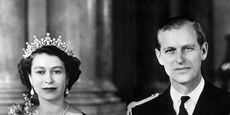 Без страны и короны. Каким был принц Филипп — муж королевы Елизаветы II