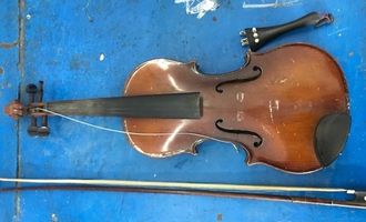 На Буковине у иностранца изъяли скрипку Stradivarius