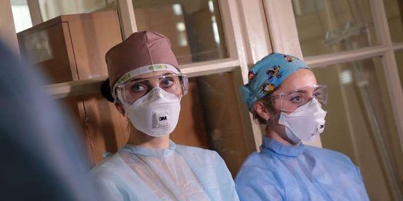 У лікарнях Буковини перебувають 155 людей з COVID-19 та підозрою