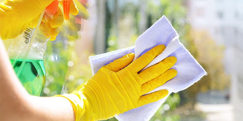 Как можно использовать средство для мытья окон в домашнем хозяйстве?