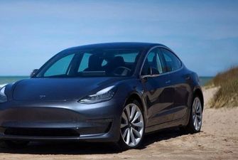 Сбила и поехала дальше: Tesla Model 3 провалила испытания авто­номного торможения