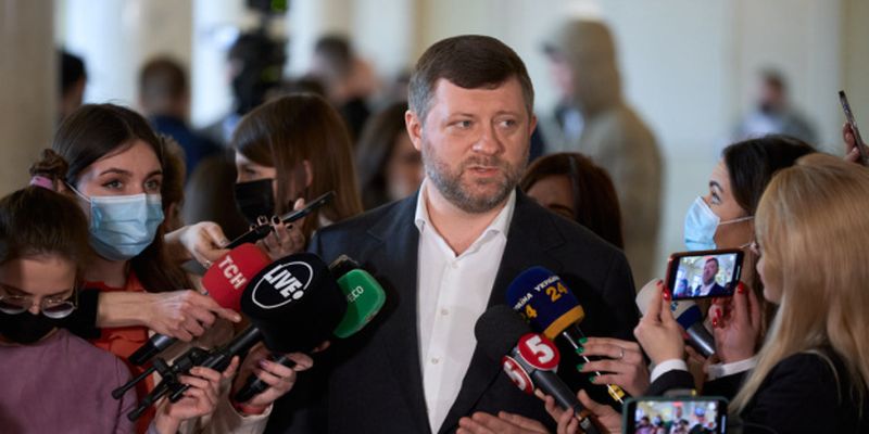 Корниенко: У Президента нет ограничений по сроку продления военного положения