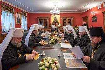 УПЦ розірвала відносини з двома православними церквами і підтримала Зеленського