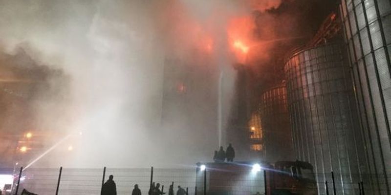 Під Львовом на заводі одного з найбільших українських виробників олії сталася велика пожежа