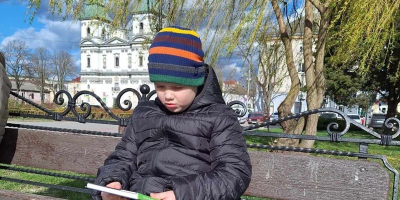 "Позор, шок и дикость": 7-летний книголюб из Харькова получил мощную поддержку после скандала в библиотеке Тернополя