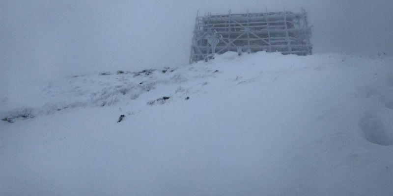 В Карпатах начался снежный буран: туристов просят воздержаться от походов