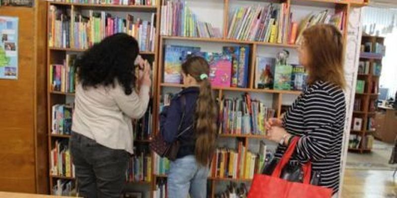 Скандал из-за "залога" за книги для переселенцев в Тернополе: что рассказала мама читателя и как отреагировали в библиотеке