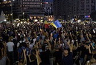 Антикоррупционные протесты в Румынии продолжались всю ночь, появляются палатки