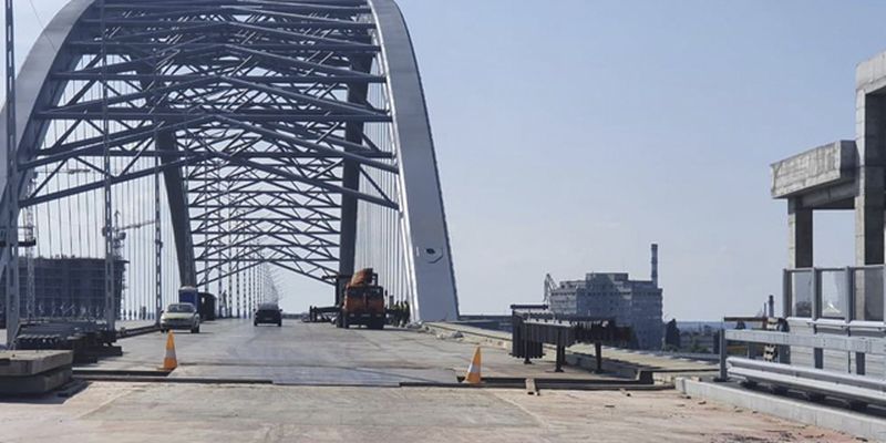 Будівництво Подільсько-Воскресенського мосту у Києві: коли чекати відкриття