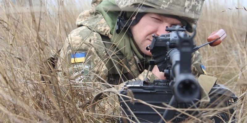 На Донбассе за сутки 11 обстрелов, ранен боец ВСУ