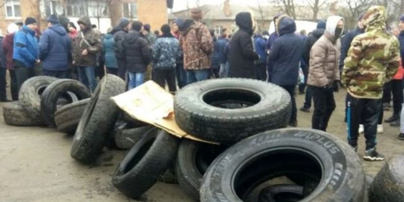 "Зачем сюда тащить?": украинцы забили тревогу из-за эвакуированных из Китая