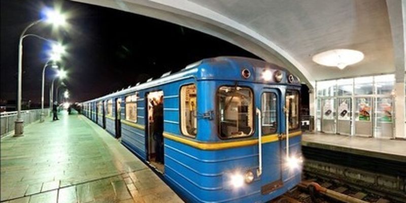 В метро Киева продлили время работы: график на 6 апреля