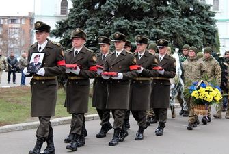 В Сумах попрощались с командиром 128-й бригады Евгением Коростельовим