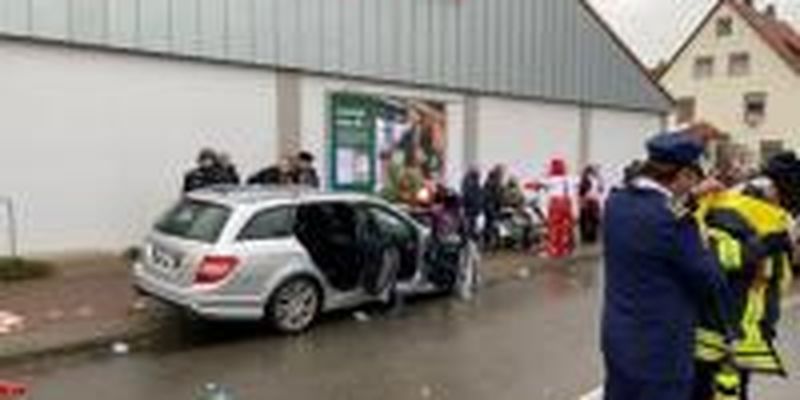 Наезд автомобиля в толпу в Германии: число пострадавших возросло до 60 человек