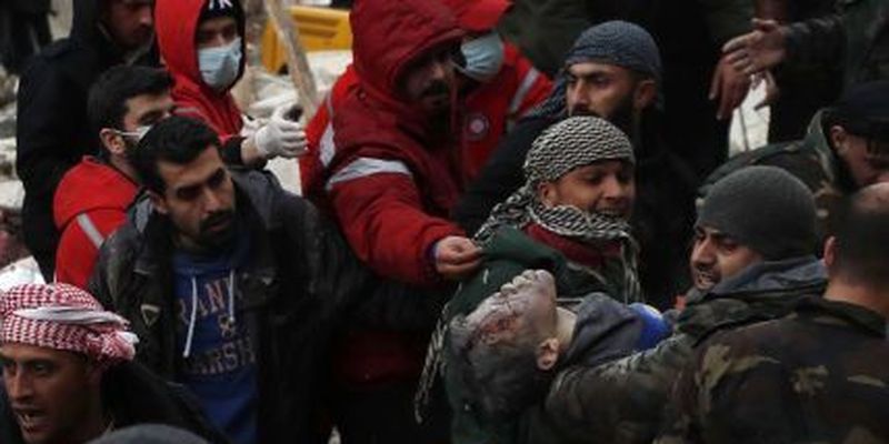 Смертоносний землетрус у Туреччині та Сирії забрав життя понад 7700 жертв