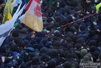 Под Радой началась драка ФОПов и полиции: опубликованы фото и видео