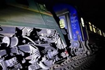 УЗ выясняет, почему сошел с рельс локомотив поезда Киев - Варшава