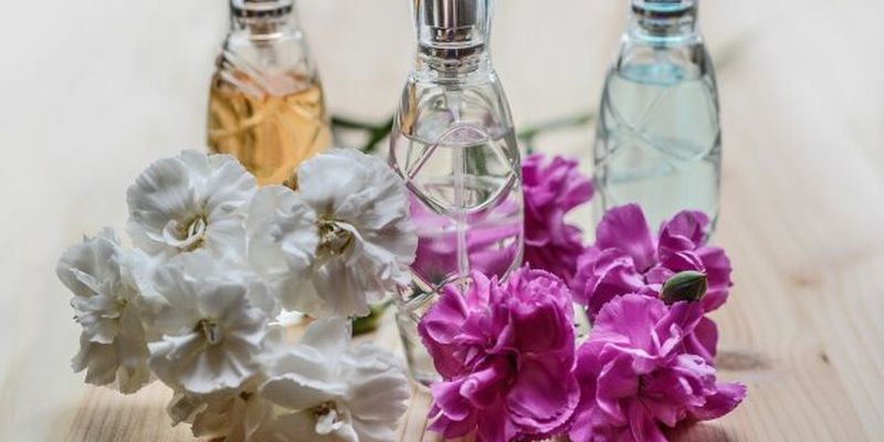 Як відрізнити елітні парфуми від дешевої підробки
