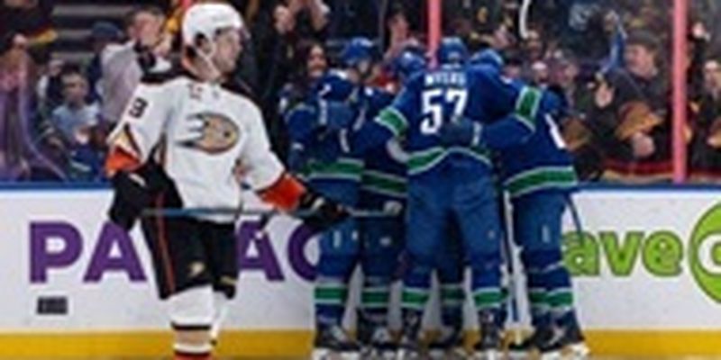 НХЛ: Ванкувер едва победил дома Анахайм