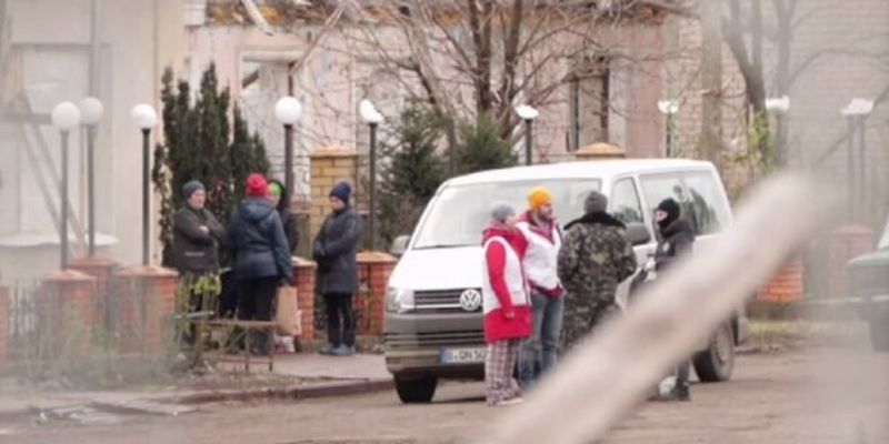 Бесплатная эвакуация: украинцев одного из регионов призвали выезжать, что известно