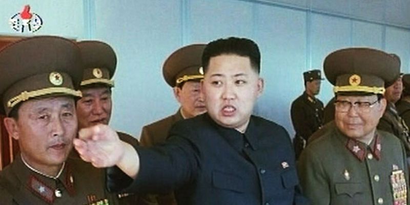 Ким Чен Ын осмотрел новейшую подводную лодку КНДР
