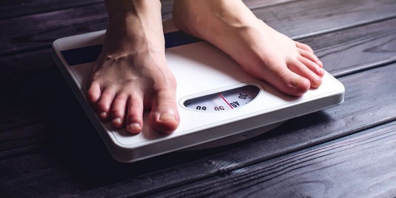 Резкая потеря веса является тревожным звоночком: ученые выявили новый признак развития рака