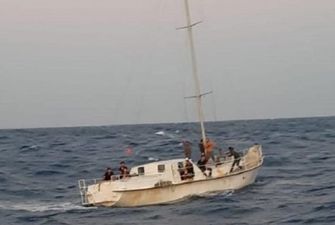 Украинский экипаж перевозил нелегалов: у берегов Италии задержали яхту