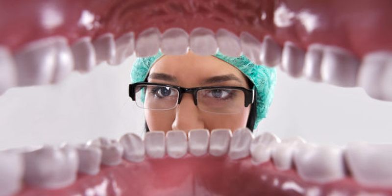 Сім причин відвідати стоматолога: при яких симптомах треба йти до лікаря