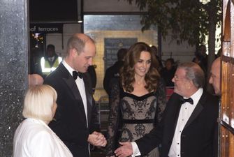 Розкішні Кейт Міддлтон у мереживній сукні та принц Вільям відвідали театр