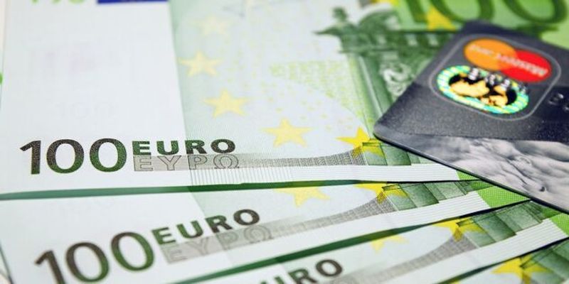 Євро здорожчало аж на 45 копійок: курс валют на 16 листопада