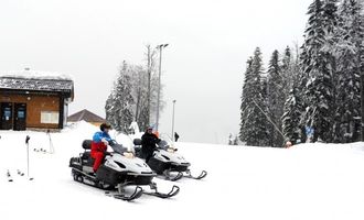 Путин и Лукашенко покатались на снегоходах и лыжах