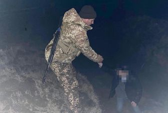 Украинец пытался бежать в Молдову и упал в трехметровую ловушку