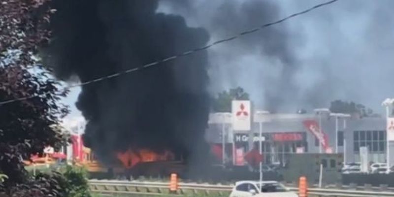 У Канаді після ДТП загорілися два автобуси з дітьми
