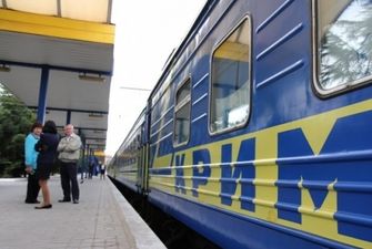 "Укрзализныця" запустит поезда на "территорию, прилегающую к Крыму"