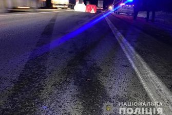Парень умер, девушка - в реанимации: на Львовщине произошло ДТП с грузовиком