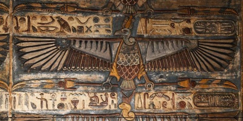 В Египте восстановили потрясающие "картины" в древнем храме бога Хнуму: фото