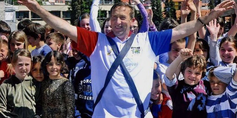 Не все деды отвоевали? Сербский пенсионер собрался пешком на парад лично к Путину
