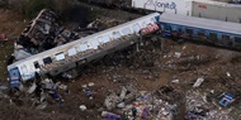 Число жертв столкновения поездов в Греции выросло